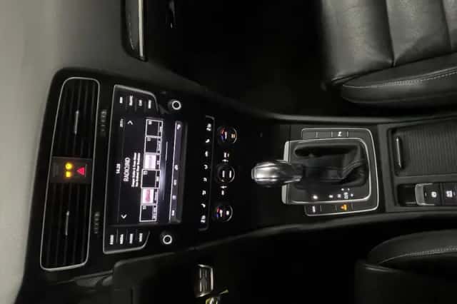 Volkswagen Golf (2015) thumbnail 40