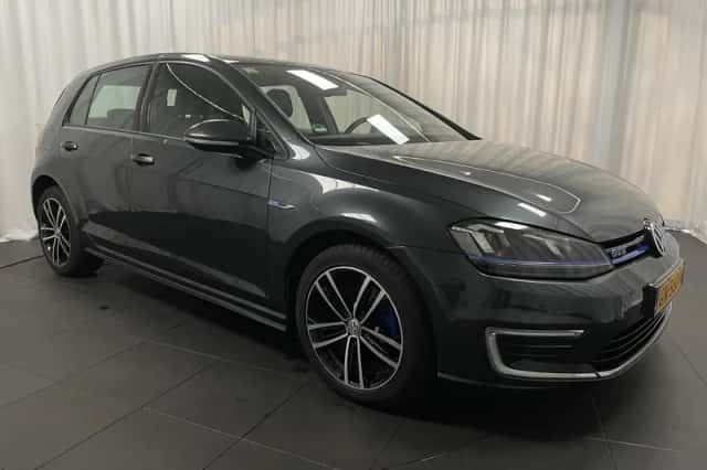 Volkswagen Golf (2015) thumbnail 5