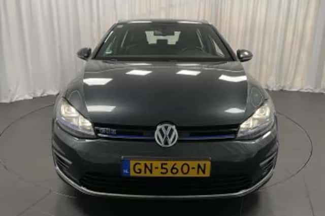 Volkswagen Golf (2015) thumbnail 72