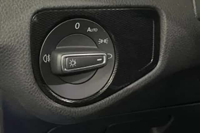 Volkswagen Golf (2015) thumbnail 94