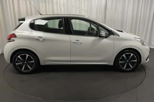 Peugeot 208 (2018) thumbnail 6