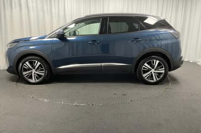 Peugeot 3008 (2022) thumbnail 2