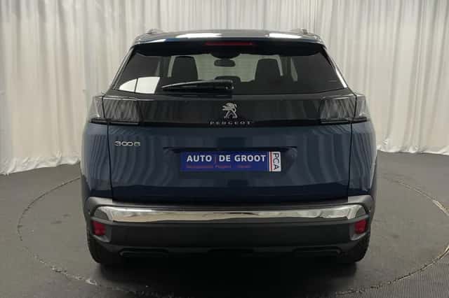 Peugeot 3008 (2022) thumbnail 4