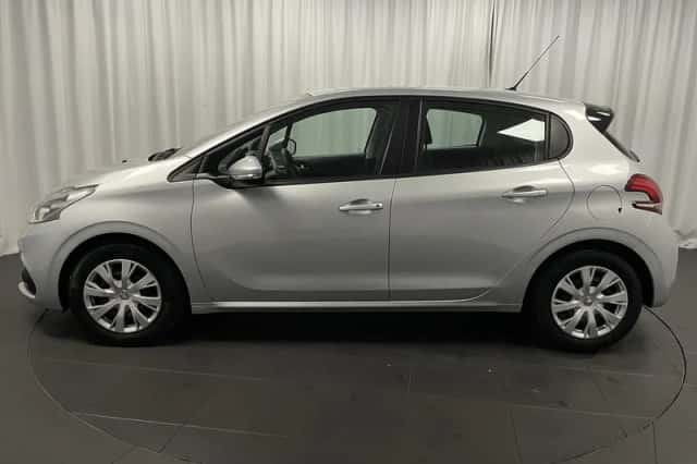 Peugeot 208 (2018) thumbnail 2