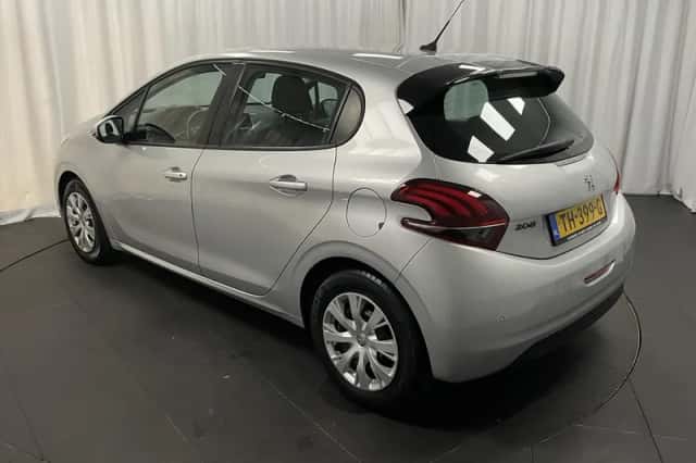 Peugeot 208 (2018) thumbnail 3