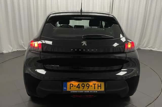 Peugeot e-208 (2022) thumbnail 4
