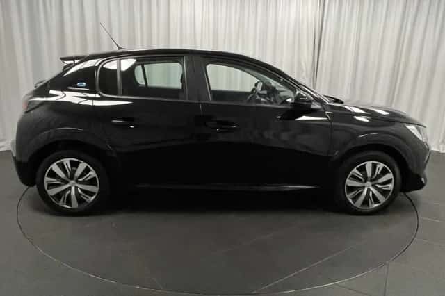 Peugeot e-208 (2022) thumbnail 5