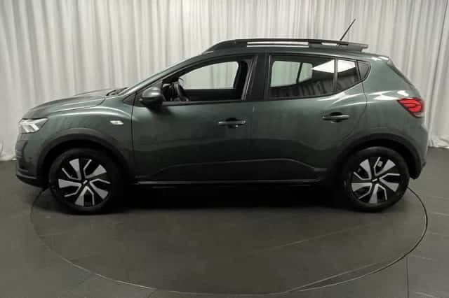 Dacia Sandero Stepway (2025) thumbnail 2
