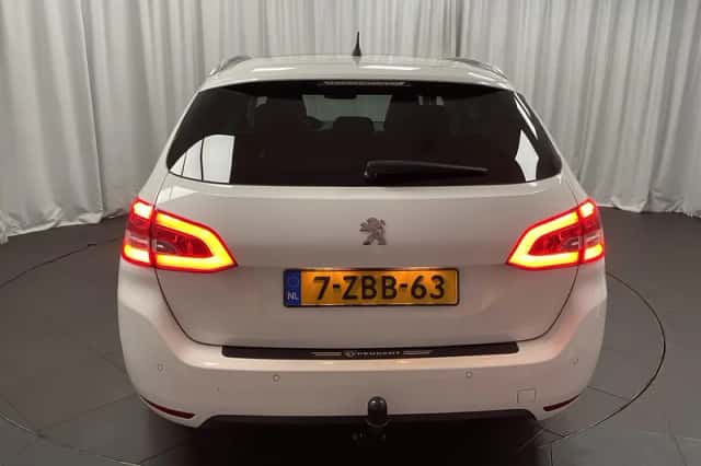 Peugeot 308 (2014) thumbnail 4