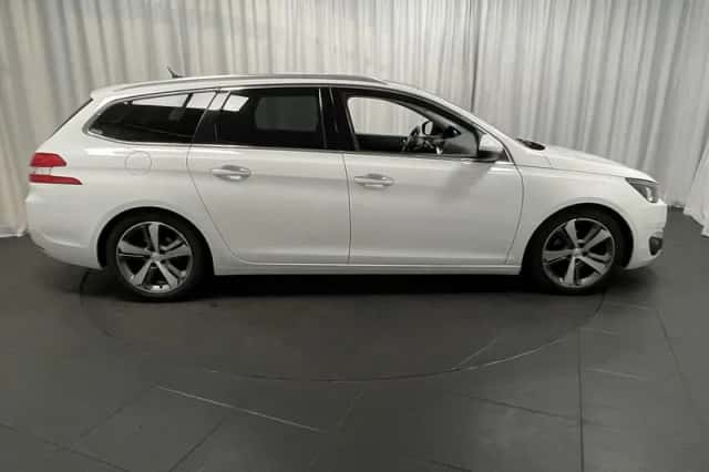 Peugeot 308 (2014) thumbnail 5