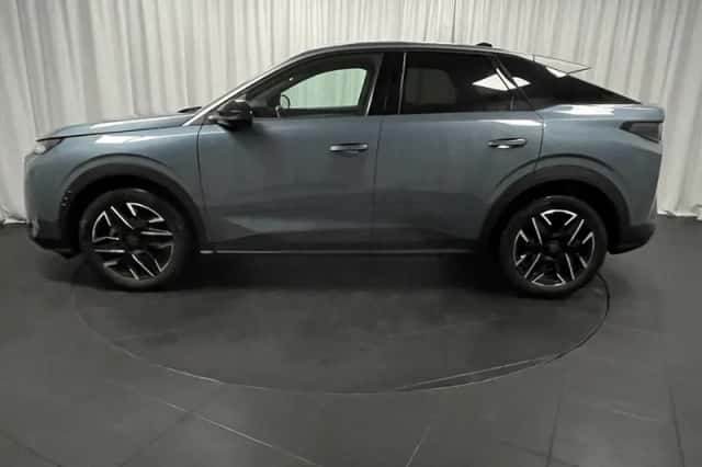 Peugeot 3008 (2024) thumbnail 2