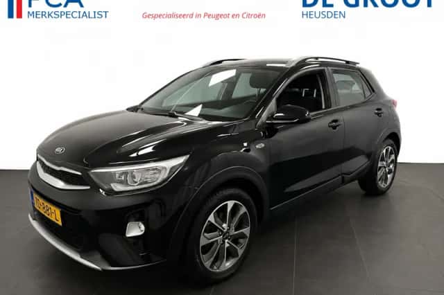 Kia Stonic (2019) thumbnail 1