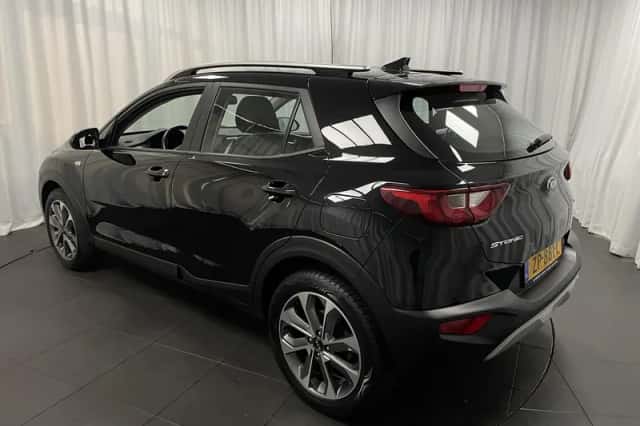 Kia Stonic (2019) thumbnail 5