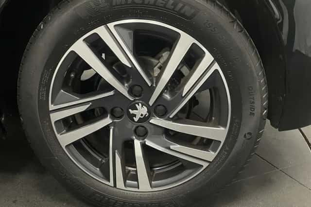 Peugeot 208 (2022) thumbnail 4