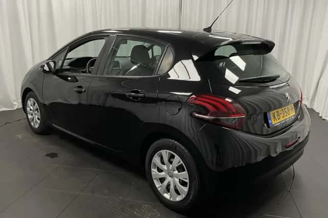Peugeot 208 (2016) thumbnail 3