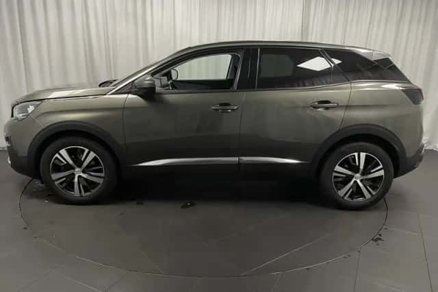 Peugeot 3008 (2020) thumbnail 2