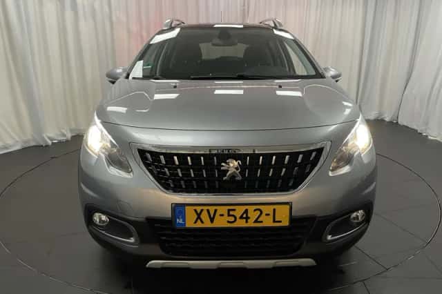 Peugeot 2008 (2019) thumbnail 3
