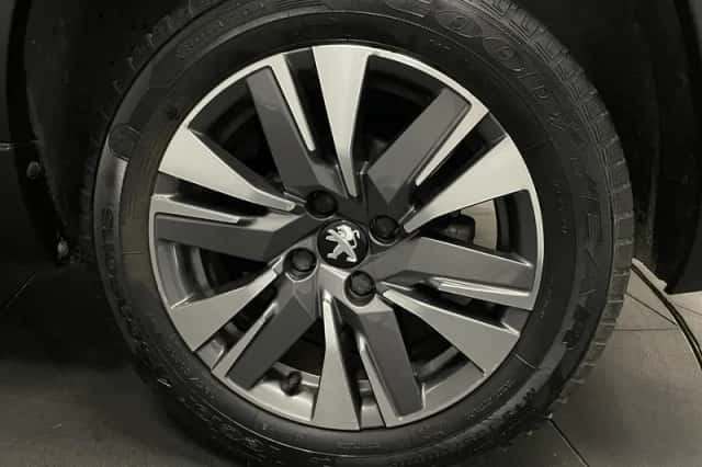Peugeot 2008 (2019) thumbnail 4