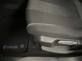 Peugeot 3008 (2017) thumbnail 103