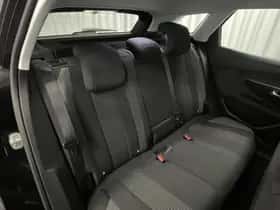 Peugeot 3008 (2017) thumbnail 17