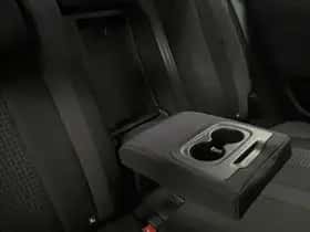 Peugeot 3008 (2017) thumbnail 18