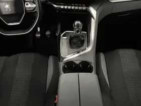 Peugeot 3008 (2017) thumbnail 22