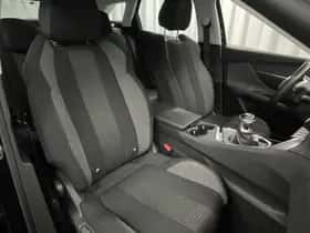 Peugeot 3008 (2017) thumbnail 24