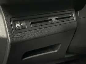 Peugeot 3008 (2017) thumbnail 29