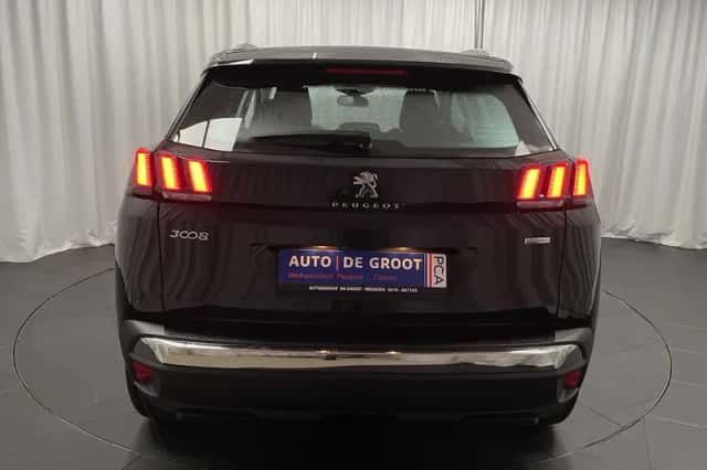 Peugeot 3008 (2017) thumbnail 4