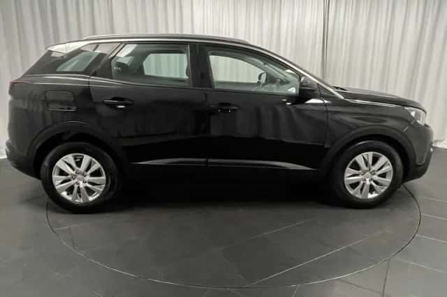 Peugeot 3008 (2017) thumbnail 5
