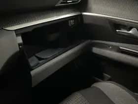 Peugeot 3008 (2017) thumbnail 53