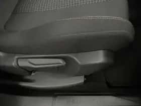 Peugeot 3008 (2017) thumbnail 98
