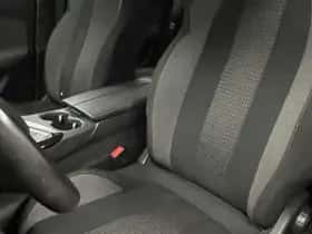 Peugeot 3008 (2017) thumbnail 100