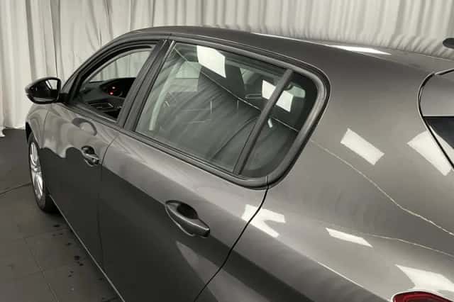 Peugeot 308 (2021) thumbnail 11