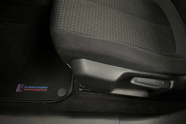 Peugeot 308 (2021) thumbnail 23