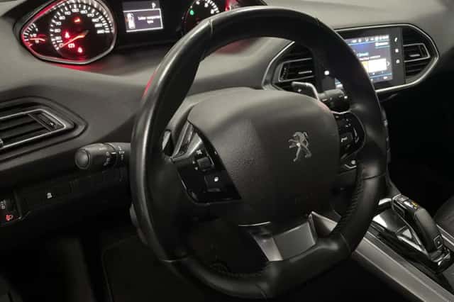 Peugeot 308 (2021) thumbnail 24