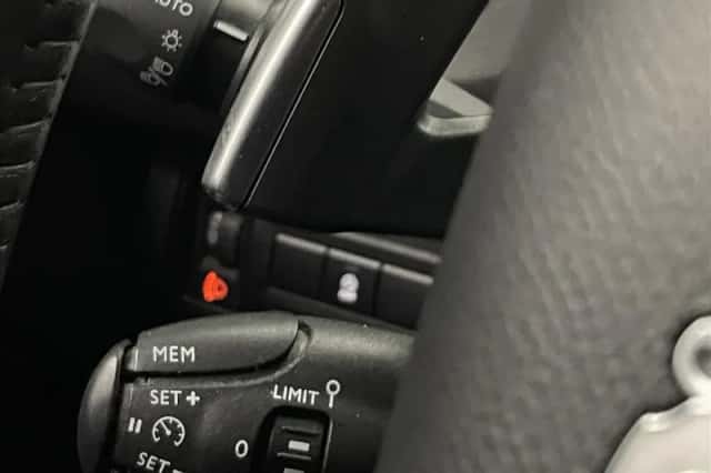 Peugeot 308 (2021) thumbnail 30