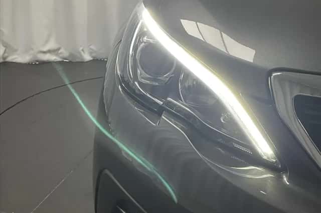 Peugeot 308 (2021) thumbnail 9