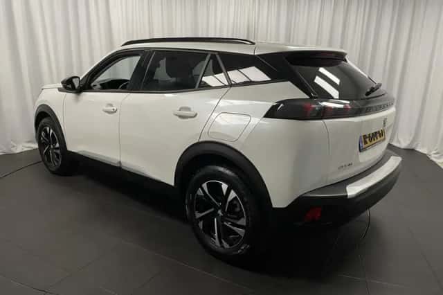 Peugeot 2008 (2022) thumbnail 3