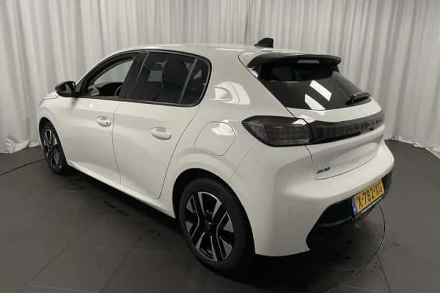 Peugeot 208 (2024) thumbnail 3