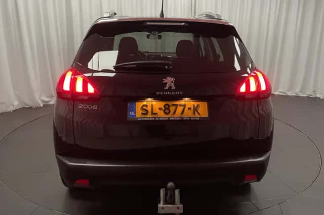 Peugeot 2008 (2018) thumbnail 4
