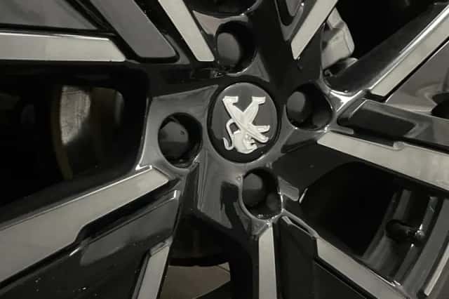 Peugeot 208 (2023) thumbnail 14