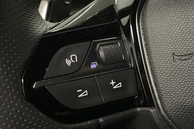 Peugeot 208 (2023) thumbnail 36