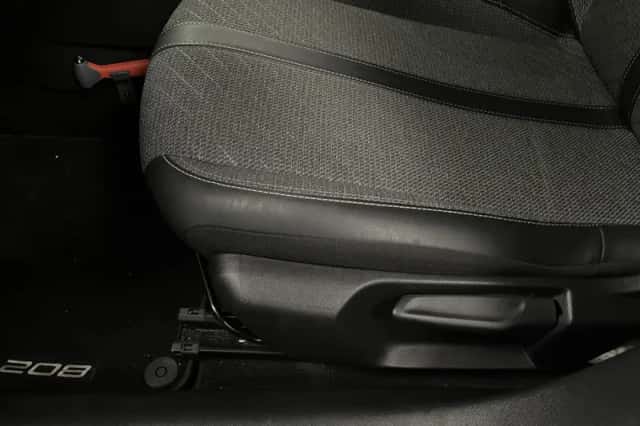 Peugeot 208 (2024) thumbnail 28