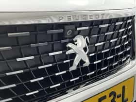 Peugeot 3008 (2017) thumbnail 11