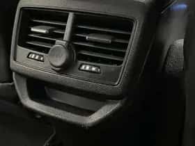 Peugeot 3008 (2017) thumbnail 104