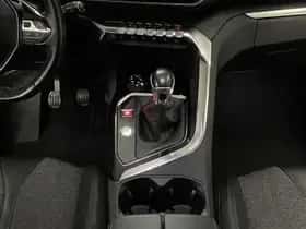 Peugeot 3008 (2017) thumbnail 27
