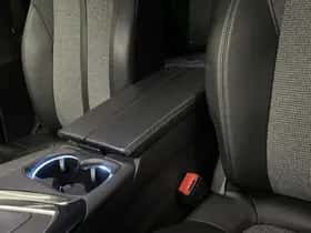 Peugeot 3008 (2017) thumbnail 35