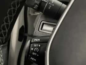 Peugeot 3008 (2017) thumbnail 39