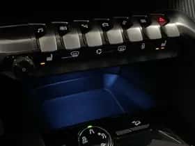 Peugeot 3008 (2017) thumbnail 41